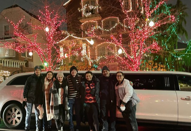 Celebrate the Holidays in Style: Luxury Christmas Travel in Chicago with Limo Services